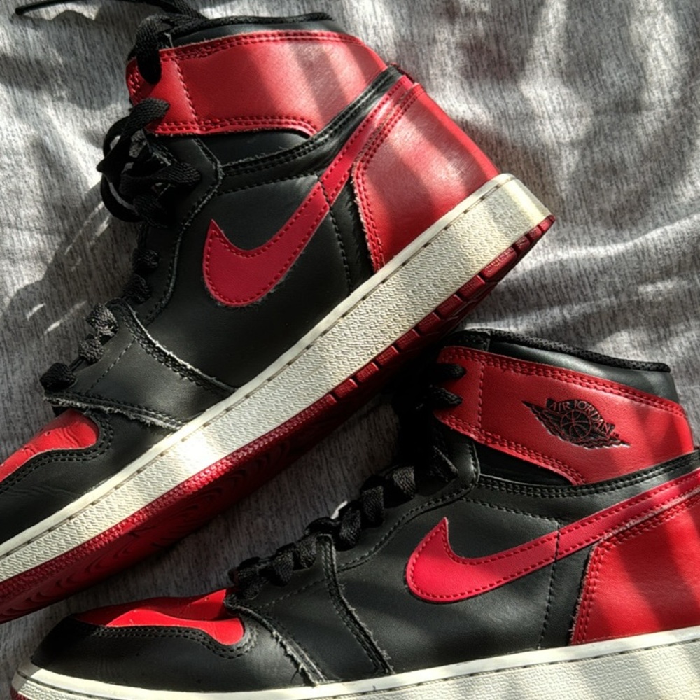 Kids Jordan 1 “Banned” size 7Y